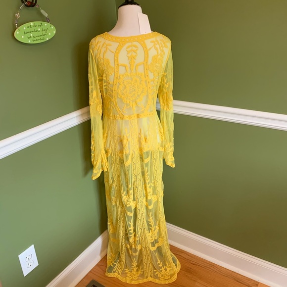 Boho Lace Photoshoot Maternity Dress - Picture 8 of 8